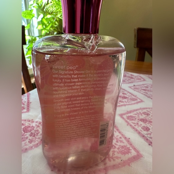 Bath & Body Works Sweet Pea Shower Gel NWT - Picture 3 of 5